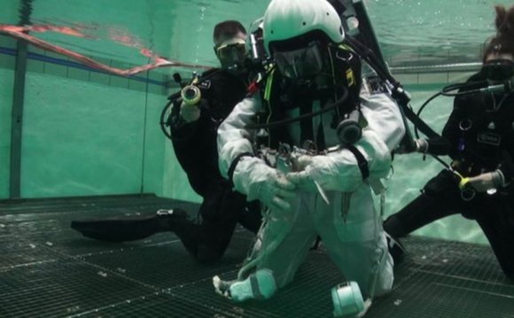 Training for space underwater