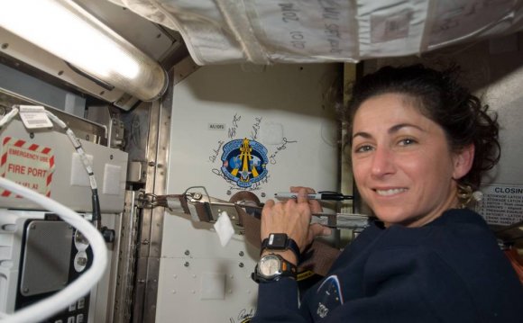 Nicole Stott astronaut